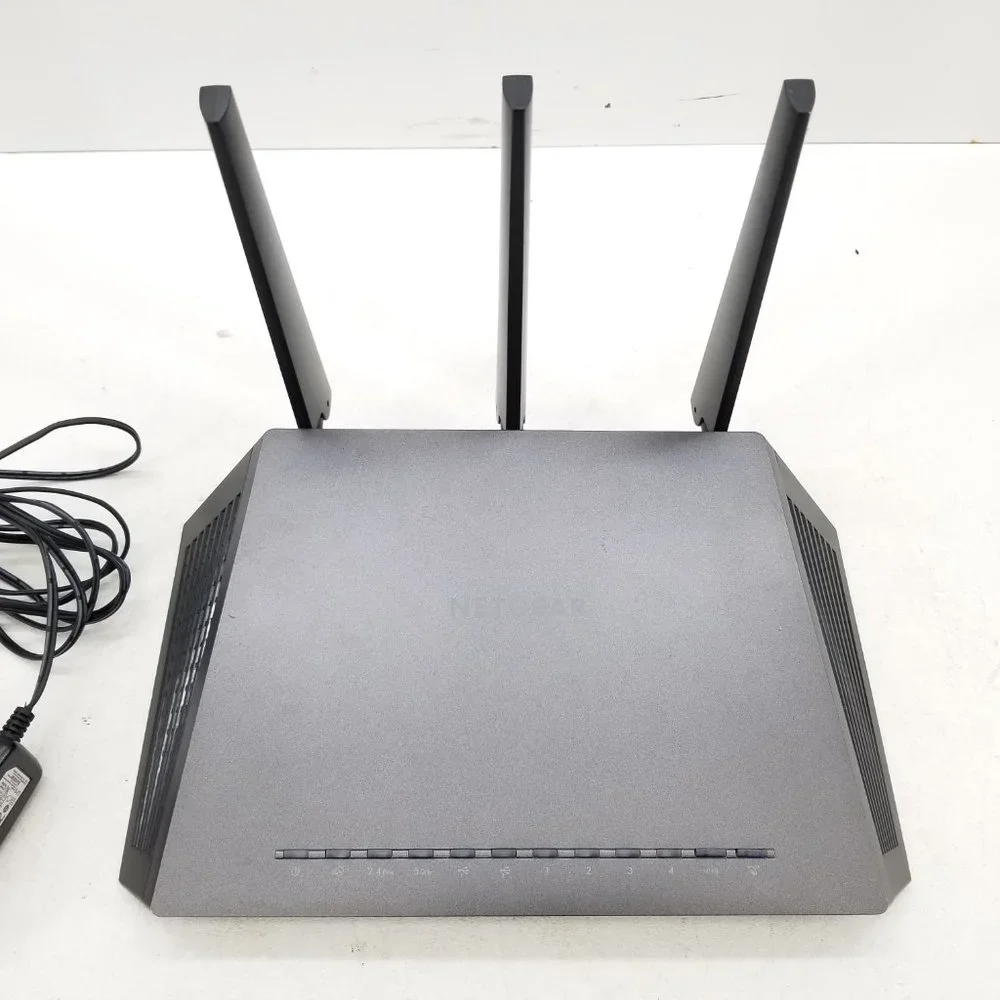 NETGEAR Nighthawk AC2300 Smart Wi-Fi Router (R7000P) - Picture 2 of 6